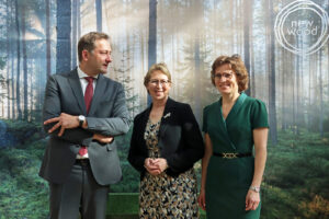 Finland’s Minister of Agriculture and Forestry Sari Essayah, Commissioner Jessika Roswall, and Commissioner Christophe Hansen opened the New Wood exhibition at the European Commission.